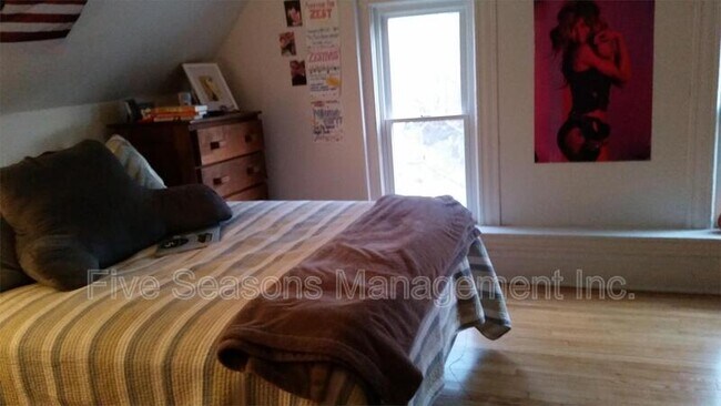122 Buell St
