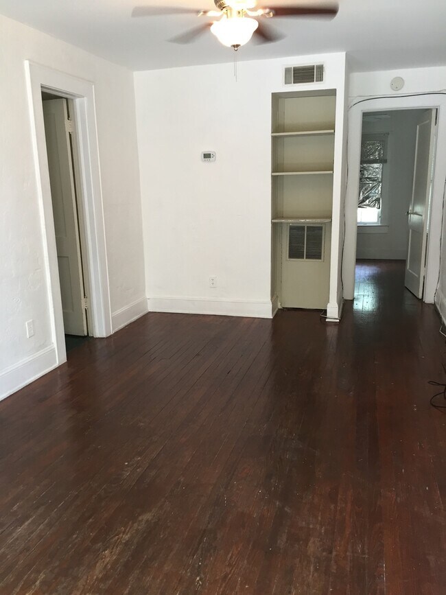 Photo - Historic One Bedroom Apartment - Walk to UF!