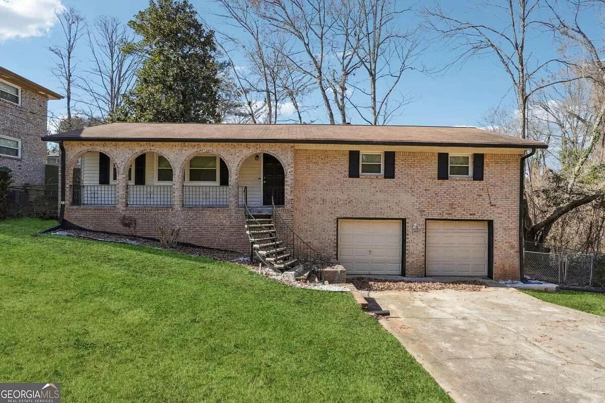 Photo - 2419 Greenway Drive