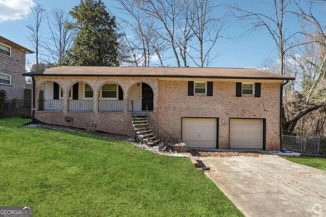 Building Photo - 2419 Greenway Dr Rental