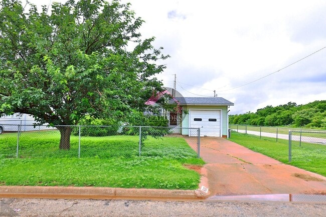 Photo - 3 Bedroom With Fresh Updates!