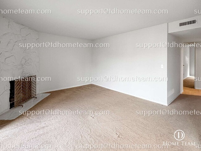 Photo - "Chic & Cozy 2-Bed Condo Retreat in Kirkland - 923 Sq Ft of Modern Living!" Unidad W64