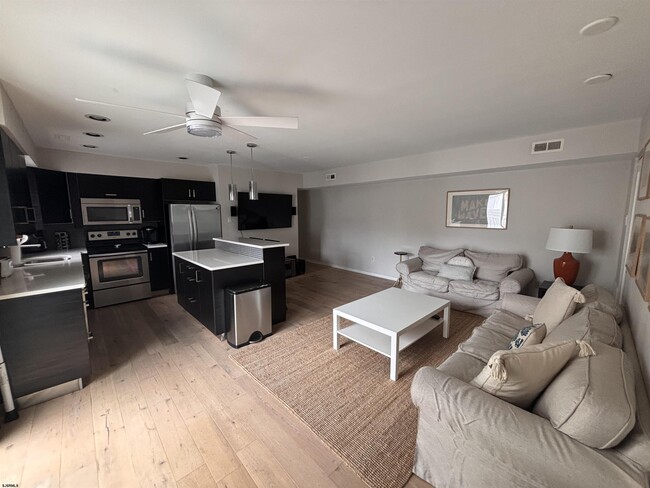 Photo - 21 S Madison Ave Unit 1