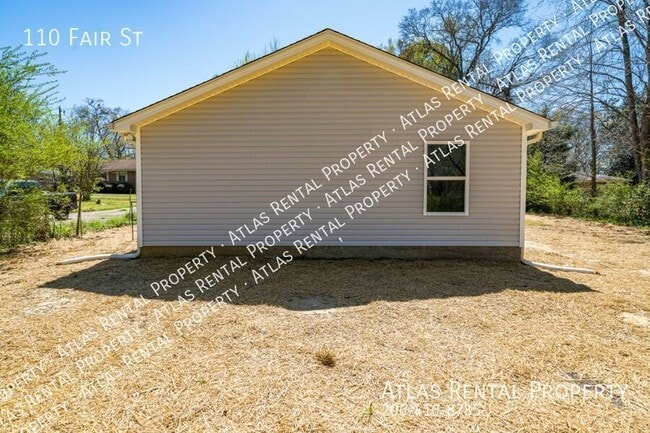 Photo - 110 Fair St