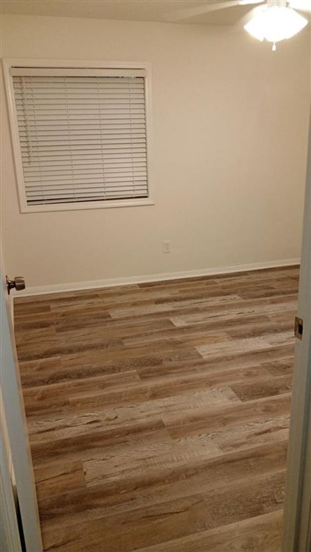 Photo - Modern 2-Bed, 1-Bath Oasis with Central Air and Gourmet Kitchen Unidad P-H3