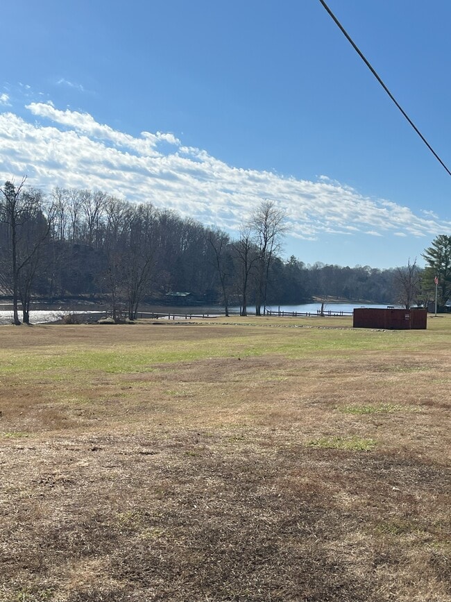 Waters Edge Apartment Homes