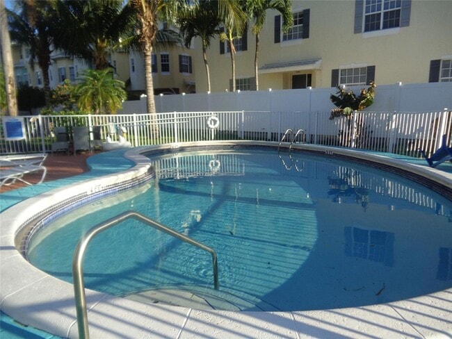 Photo - 999 S Riverside Dr Unit 202