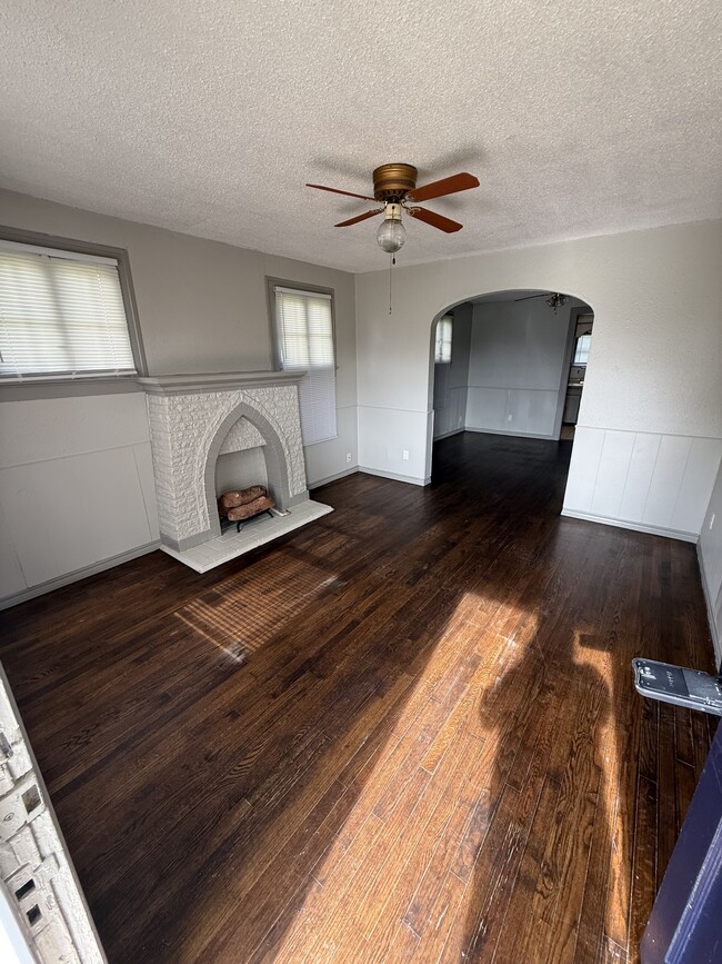Photo - 109 N Draper Ave
