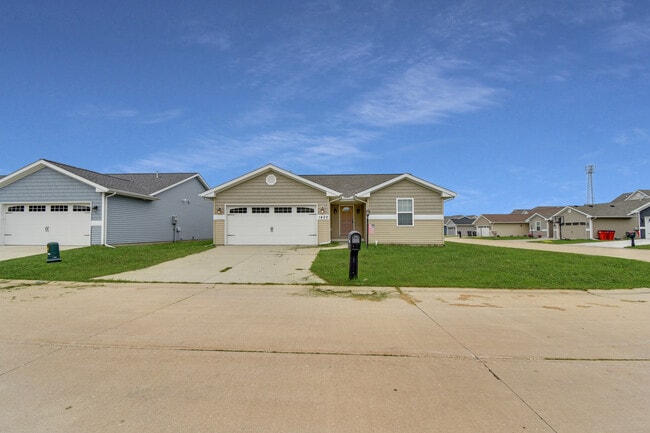 Building Photo - 1402 Sand Dollar Dr