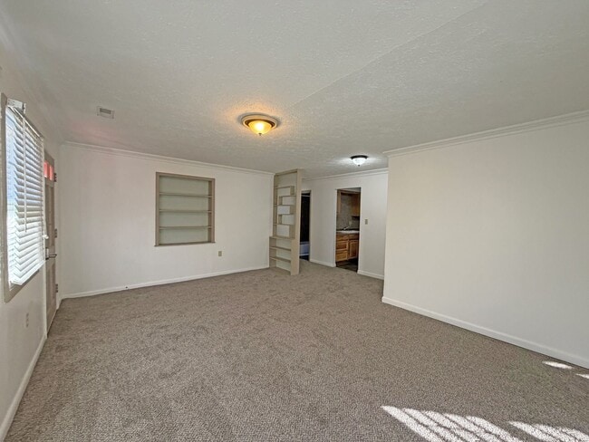 Photo - Gorgeous Well Kept Home Near Mercy & Bass Pro!