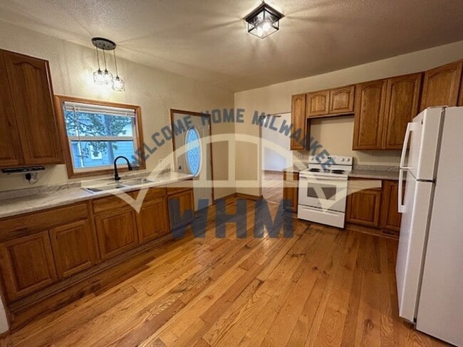 Photo - N90W16734 Roosevelt Dr Condo