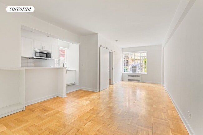 Photo - 57 Montague St