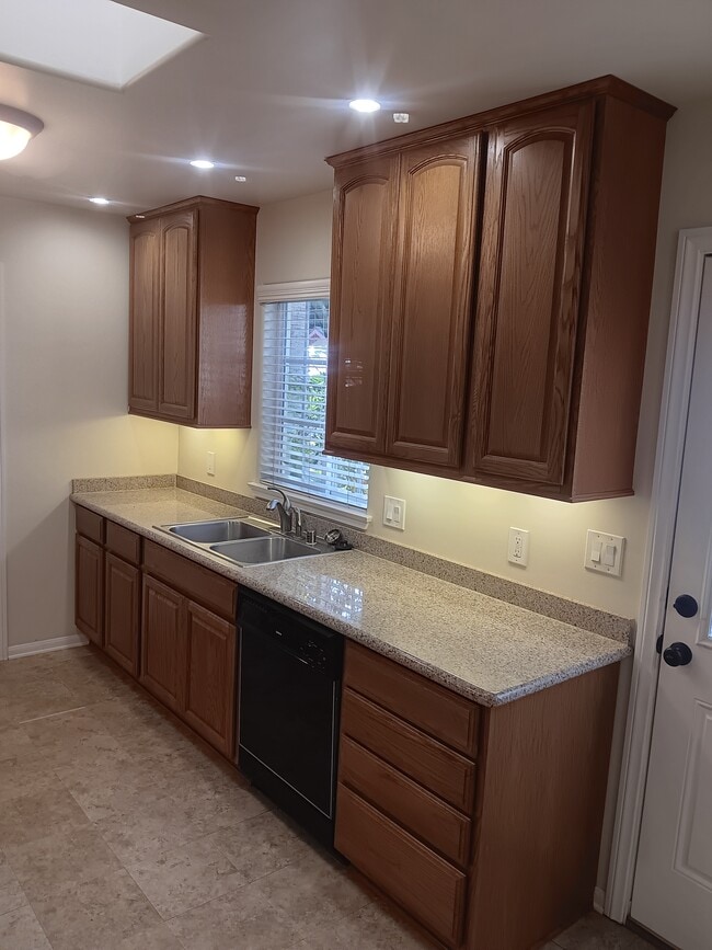 Photo - 7341 Newlin Ave