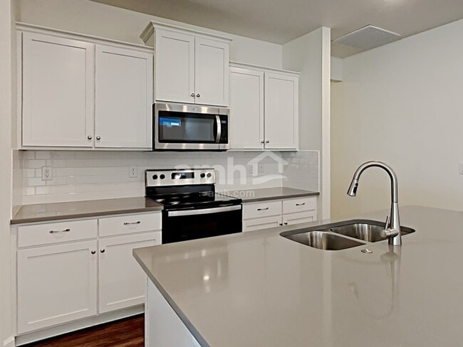 Photo - 5079 W Bellevue St