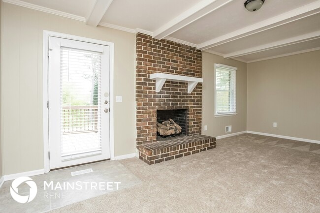 Photo - 680 N Kingsley Dr