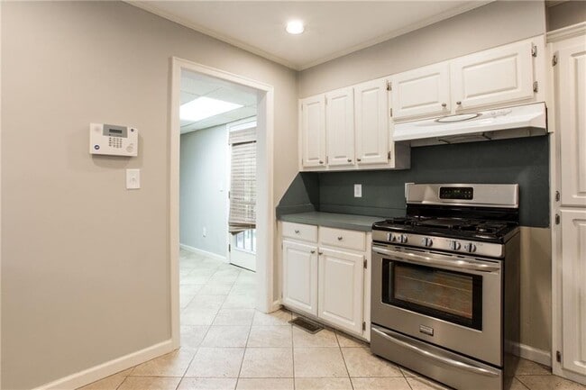 Photo - 1640 Belle Isle Cir NE