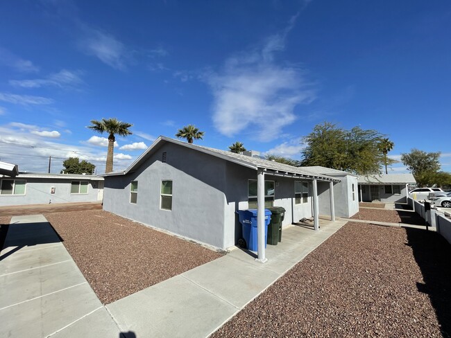 Seven Palms Apartments - Seven Palms Apartments