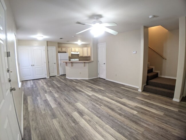 Photo - 721 Sonesta Ct Unit #4