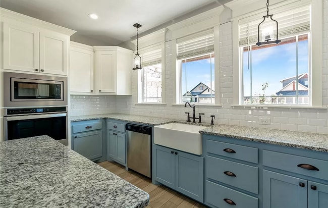 Photo - Stunning 3BD/2.5BTH Home in Mustang