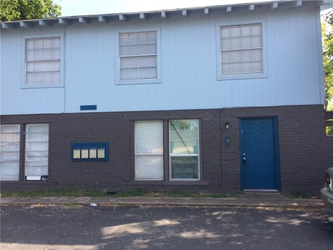 Building Photo - 1915 Hearthstone Dr Rental