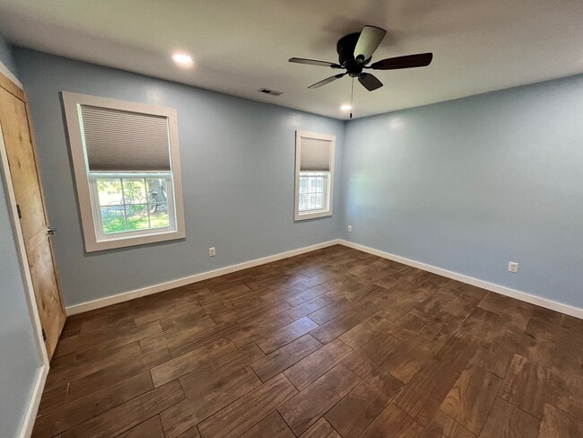 Photo - Great home avail in Hubert!