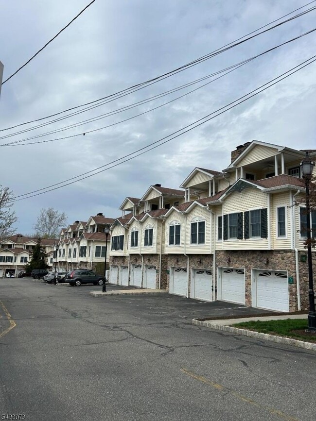 Photo - 91 Roseland Ave Unit A8