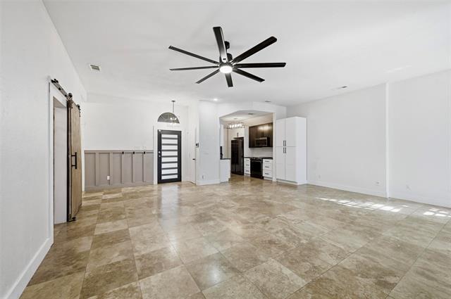 Photo - 7829 Creekview Dr