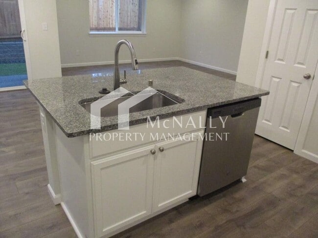 Photo - 3 Bedroom, 2.5 Bathroom Andasio Villiage Home in Port Orchard