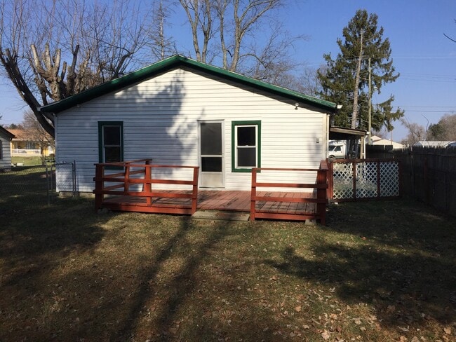 Photo - 3 bedrooms, 1 bath ranch house with big yard