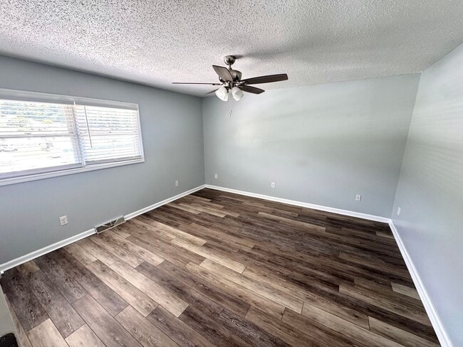 Photo - 2 Bedroom / 2 Bath Townhome Church Hill, TN
