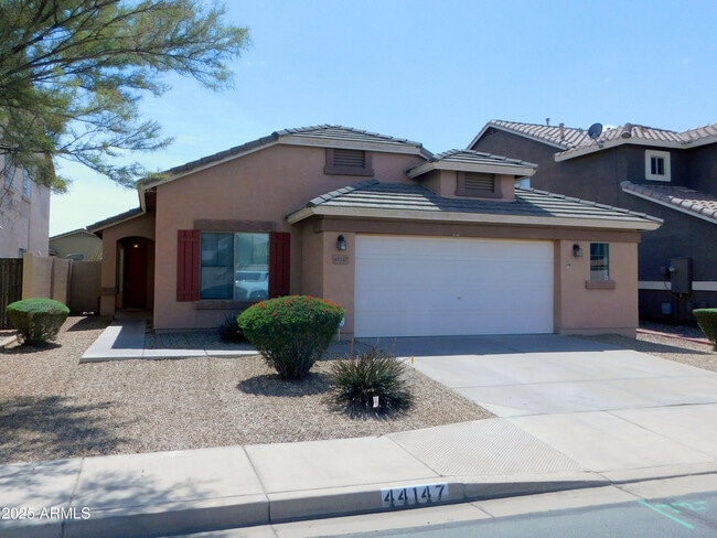 Building Photo - 44147 W Snow Dr