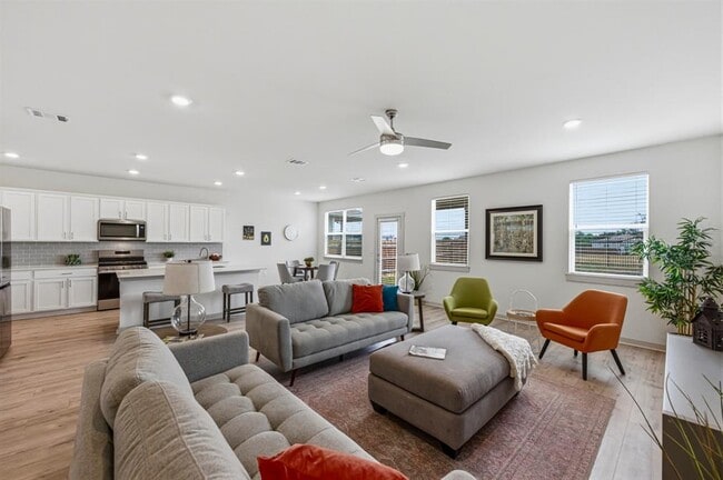 Photo - 7511 Traylor Cv