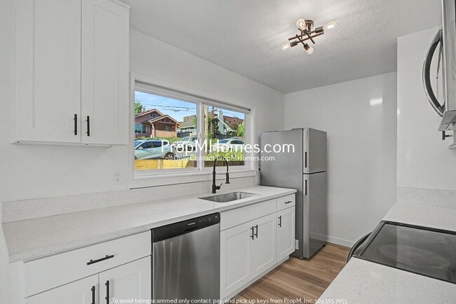 Photo - Updated Two Bedroom Unit in St Johns! Unit 7032 N Burlington Avenue