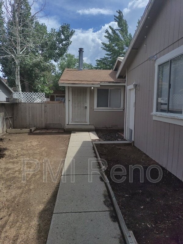 Photo - 6440 Lotus St