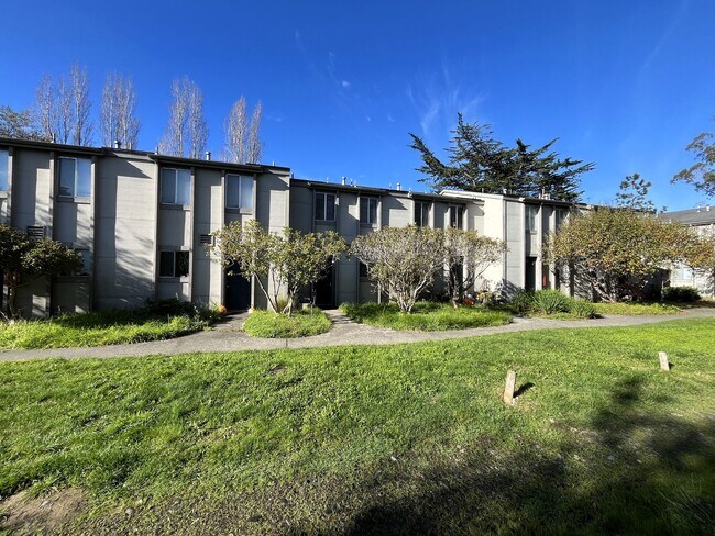 Photo - 841 Bayside Rd Unit (1X) 841 Bayside #31 [PRM: Henry]