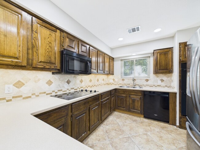 Photo - 3018 Highland Laurels Dr