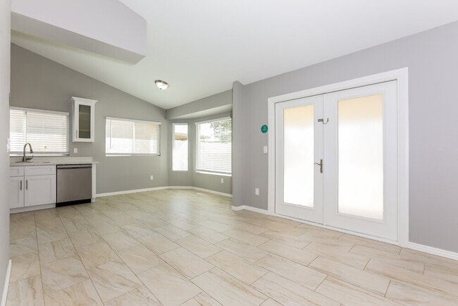 Photo - 4401 E Scott Ave