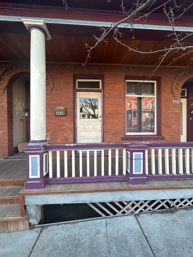 Building Photo - 402 W Mercury St Unit 406