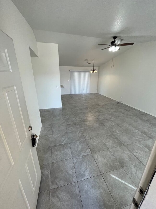 Photo - 1621 Ash Ave