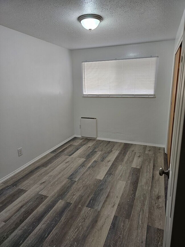 11108, 11110, 11114 S Sheridan Ave Apartment Unit 11108 S Sheridan Ave