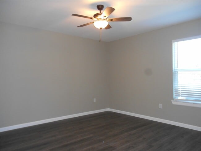 Photo - 1547 Greenfield Rd