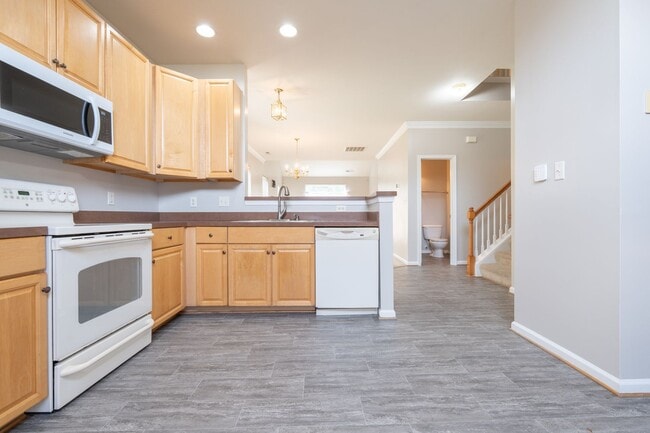 Photo - MOVE IN READY Townhome in the Heart of Suffolk!