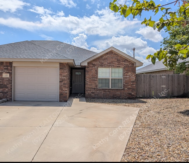 Building Photo - 125 Gayland Dr Unit B