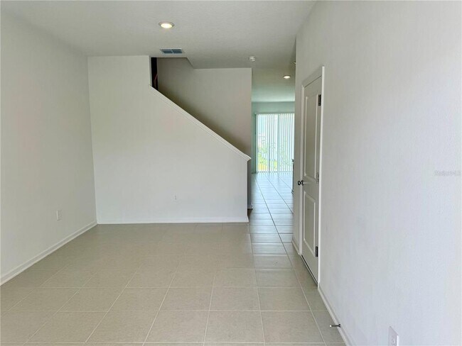 Photo - 2658 Armstrong Ave