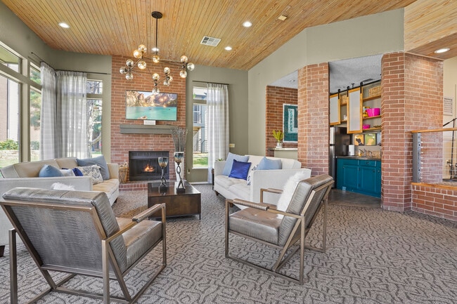 Business Office - Hunter's Ridge Apts.