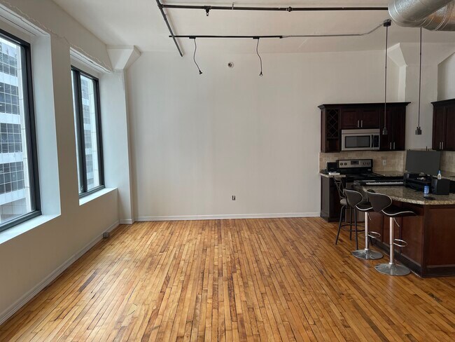 Photo - 705 Main St Unidad 402