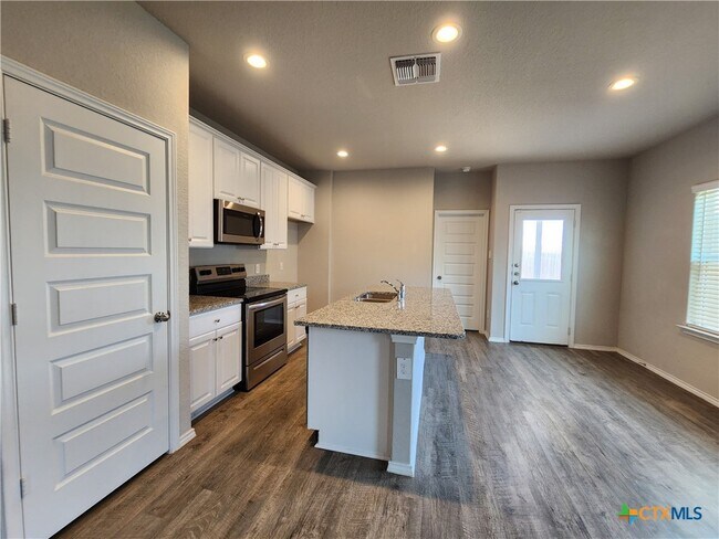 Photo - 1137 Gracie Wy