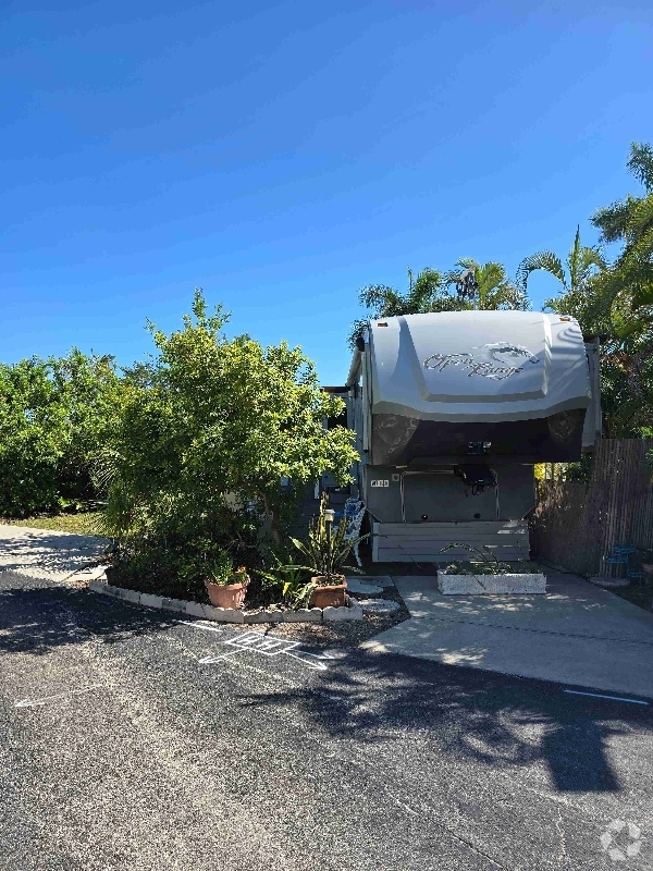 Building Photo - 16900 S Tamiami Trl Rental