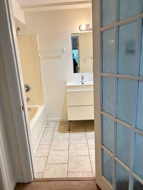 Photo - 423 Superior St