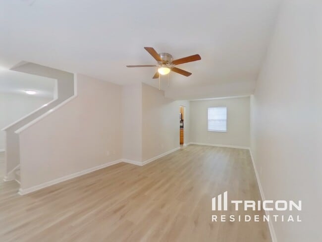 Photo - 131 Quiet Grove Dr